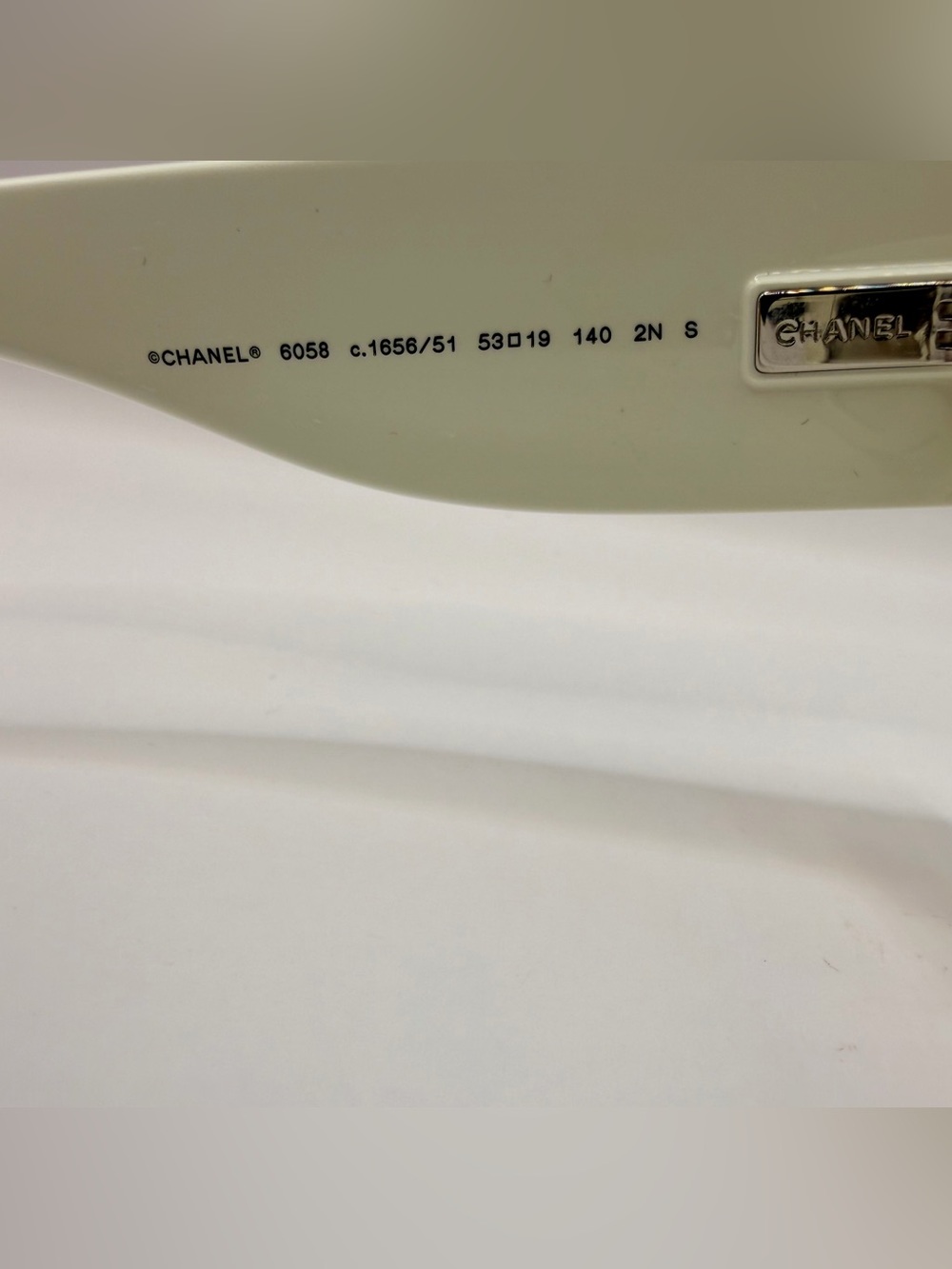 CHANEL Sunglasses - Picture 4 of 8